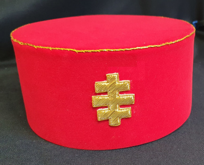 Knights Templar - Grand Master - Red Cap & Badge - Click Image to Close